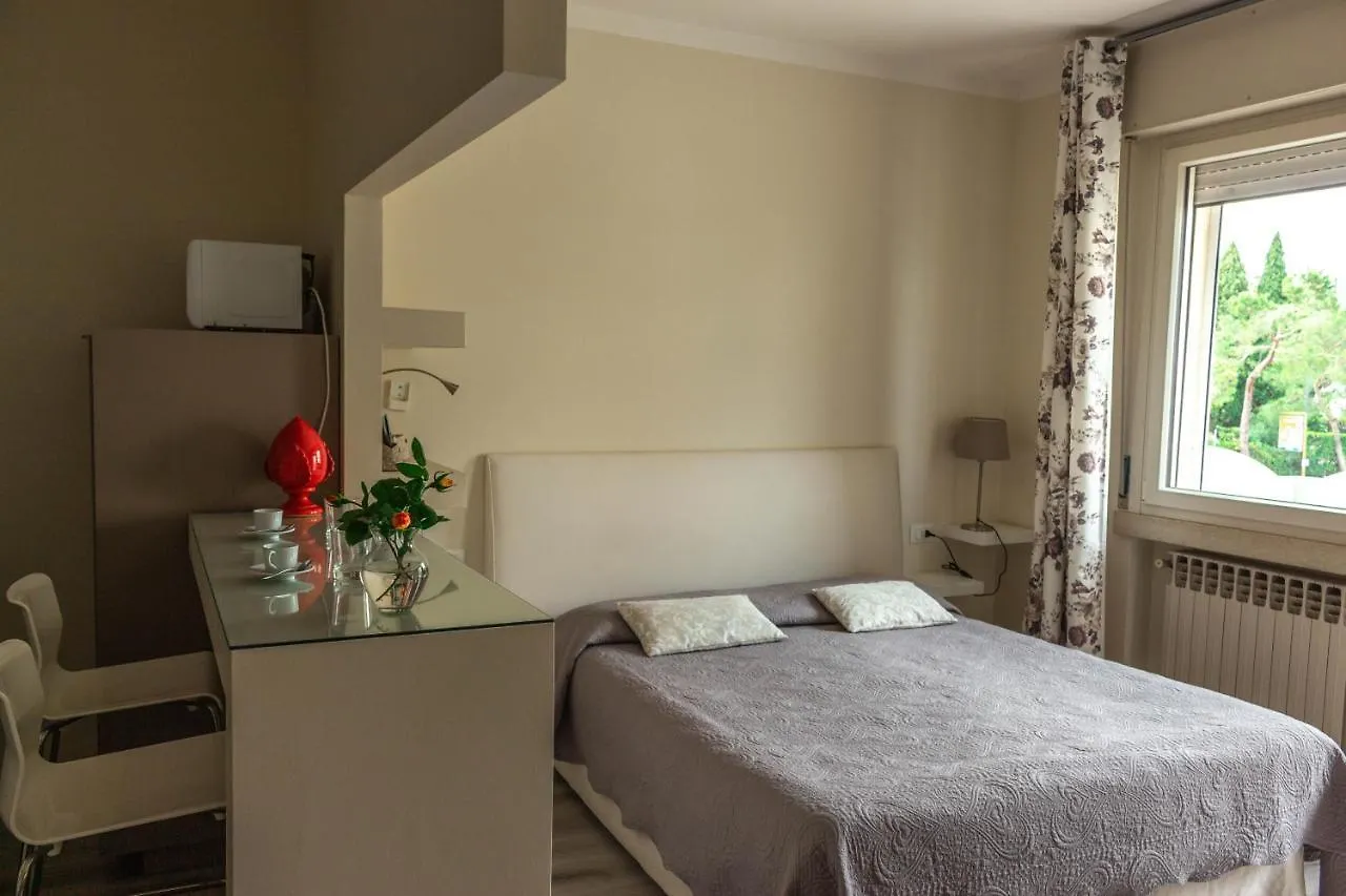 Apartment Monica Appartamenti Sirmione Italy