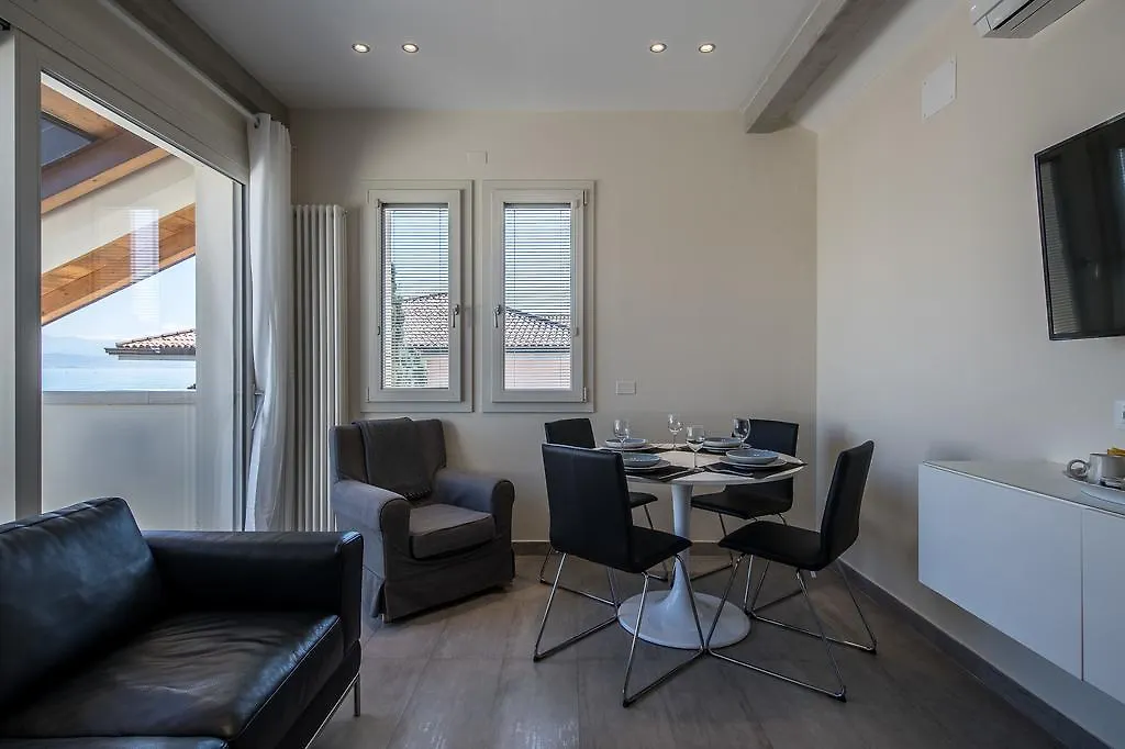 Apartment Monica Appartamenti Sirmione Italy